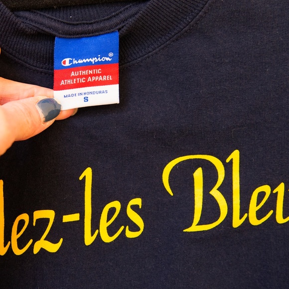 Champion Navy Tee "Go Blue!" in French! - Picture 4 of 5